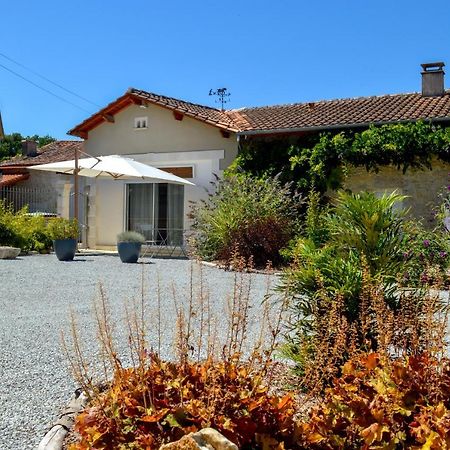 Grande Chambre D'Hote Les Chats-Pitres Bed and Breakfast La Rochette  Exterior foto