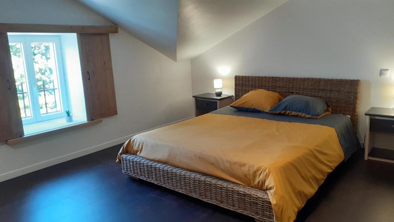 Grande Chambre D'Hote Les Chats-Pitres Bed and Breakfast La Rochette  Exterior foto