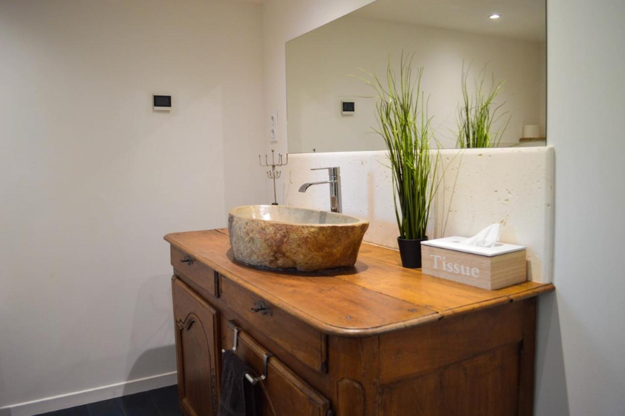 Grande Chambre D'Hote Les Chats-Pitres Bed and Breakfast La Rochette  Exterior foto
